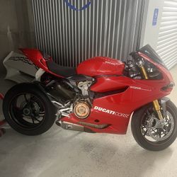2012 Ducati 1199S panagali