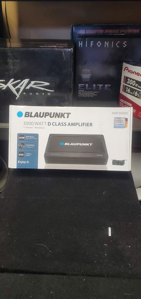 BLAUPUNKT 3,000 MONOBLOCK AMPLIFIER