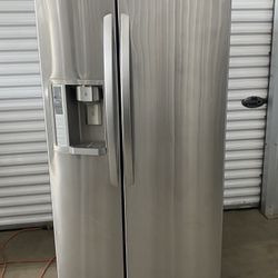 Beautiful Fridge No Issues $250 