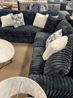 Super cozy very nice Sectional!