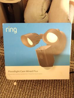 **Ring - floodlight cam wired plus