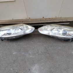 2012-2015 Ford Focus Xenon Headlights With All The Accessories Oem. 