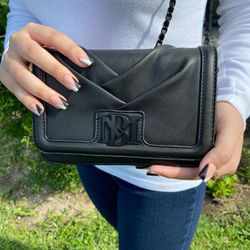 NEW Badgley Mischka Leather Black Handbag 