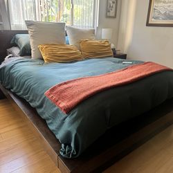 Dark Walnut / Cappuccino Queen Bedroom Set by Coaster