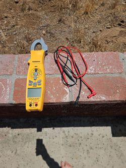 Fieldpiece SC680 with leads