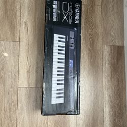 Yamaha Reface DX Keyboard/Synthesizer
