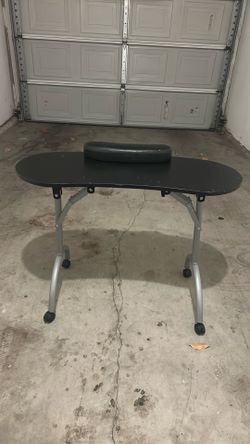 Foldable Nail Table