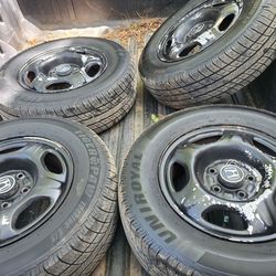 2004 Honda Crv Stock wheels 15"