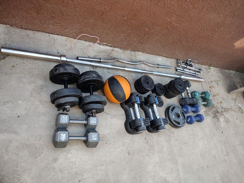 Work Out Lifting Weights 