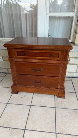 Bassett Nightstand