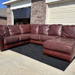Couch - U Shape Sectional 