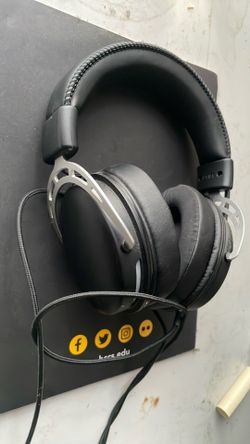 Gaming headphones