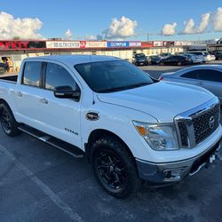 2017 Nissan Titan
