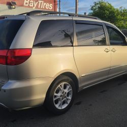 2004 Toyota Sienna