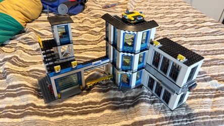 LEGO CITY Police Station Set 60141