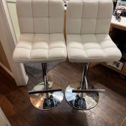 Bar Stools / Salon Chairs 