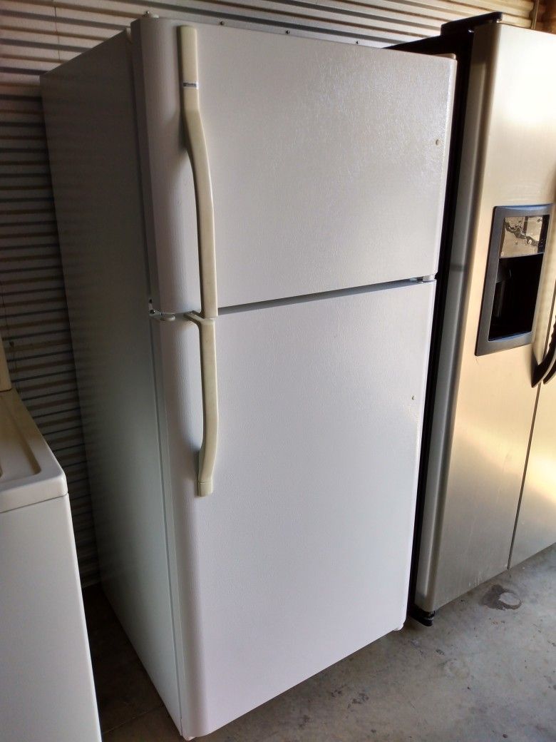 FREE DELIVERY $249 KENMORE TOP FREEZER