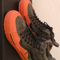 Men's VANS SK8-HI DIP MTE-2 Boot Size 8.5 NEW