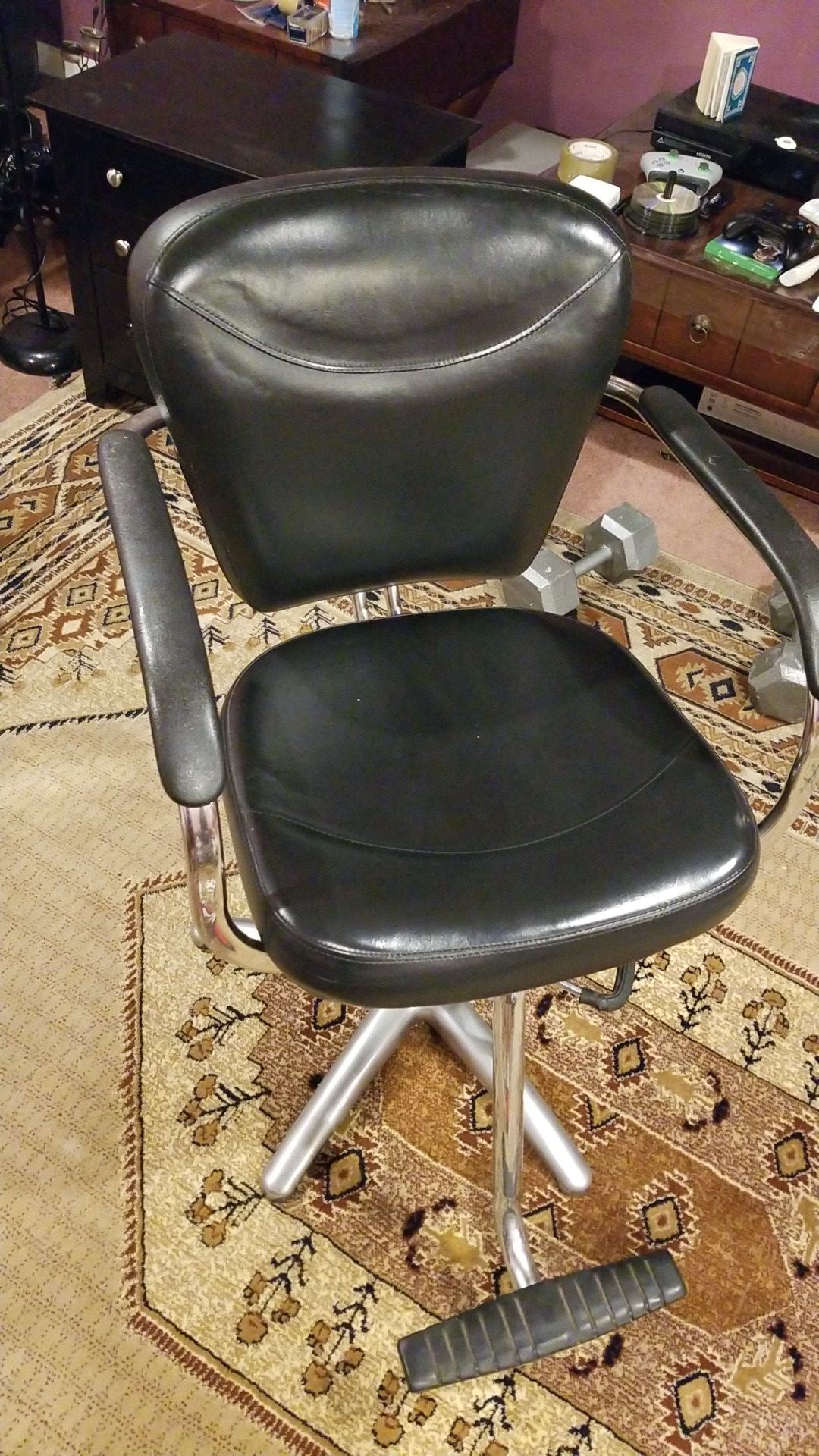 Black and silver salon chair