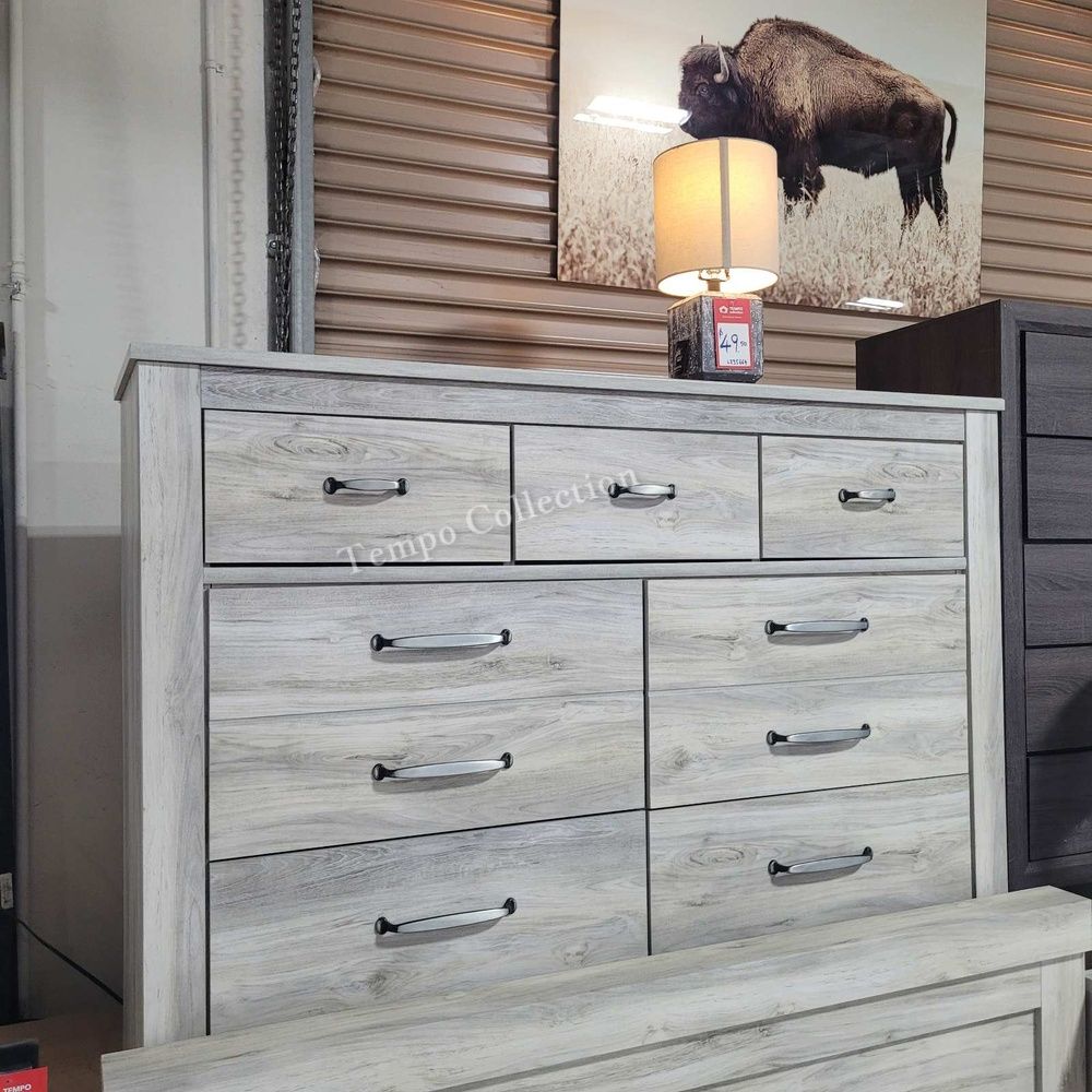Dresser, 7 Drawers
