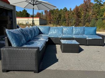 Brand New OUTDOOR PATIO SET OF 10 PIECES