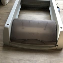 Petsafe  self cleaning automatic little box