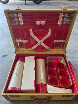 Vintage car dinning set (Brexton or Sirram)