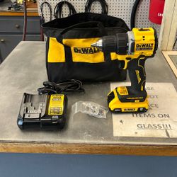 Dewalt 18v Cordless Drill With Battery And Charger Model DCD794D1