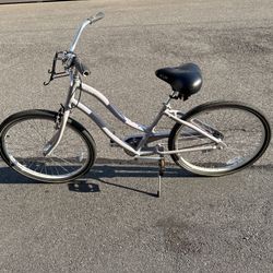 Women cruiser bike
