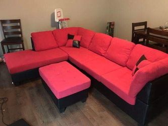 BRAND NEW SECTIONAL SOFA WITH FREE OTTOMAN