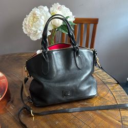 Dooney And Bourke Leather Black Purse $229
