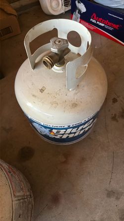 Gas tank