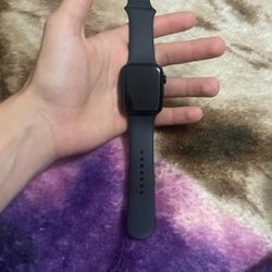 Apple Watch SE In Very Good Condition 