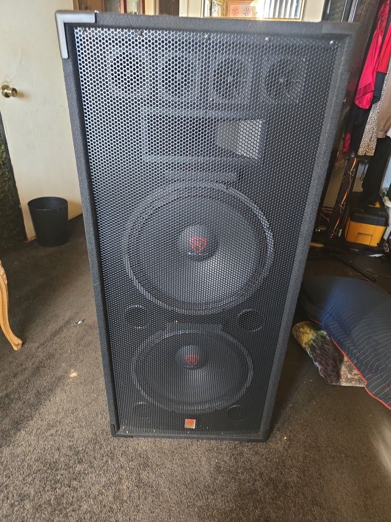 Rockville Speakers One Out Of Box One In Box New 
