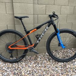 2022 Trek Supercaliber 9.8 GX Gen 1