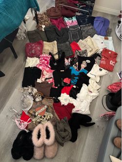 50+ Y2K clothing & more
