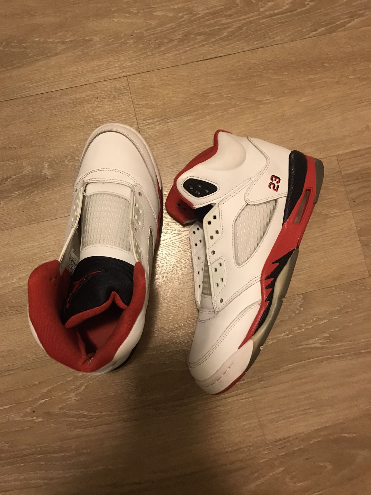 Jordan 5’s size 7