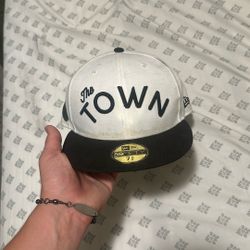 The Town Hat Fitted 7 5/8