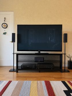 Minimal TV Stand