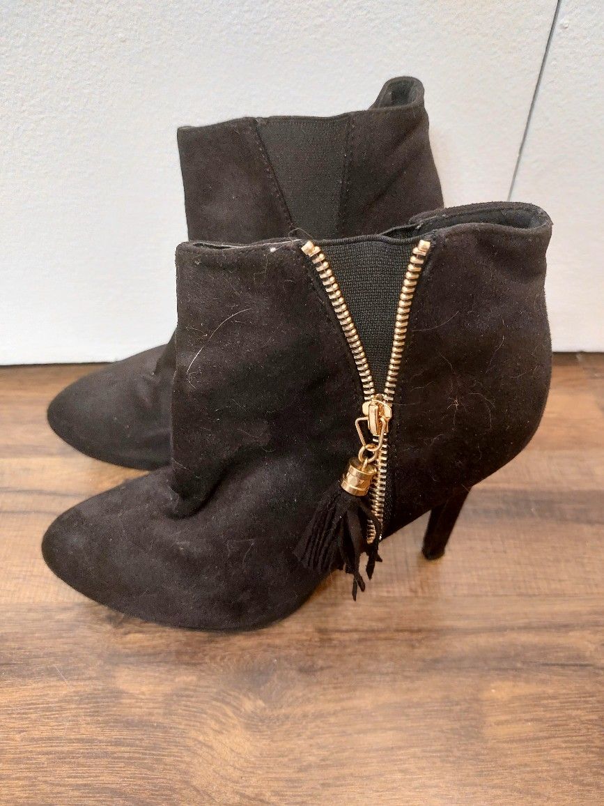 Call It Spring Booties Size 8 Black