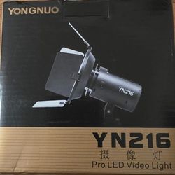 Yongnuo  Pro LED Studio Light