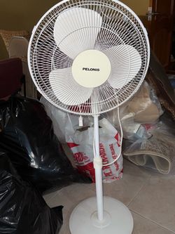 Pelonis White Pedestal Standing Fan
