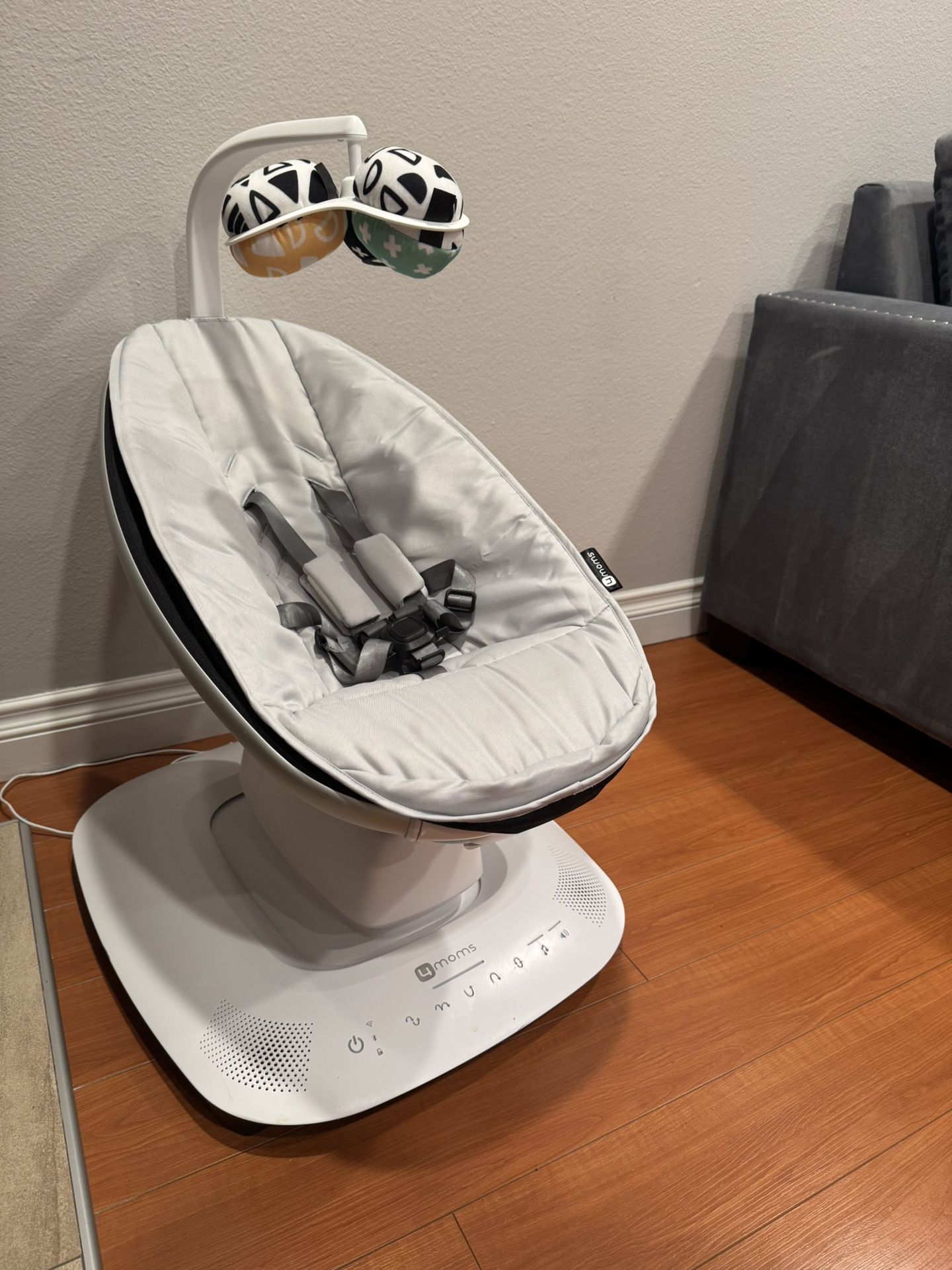4moms MamaRoo Multi-Motion Baby Swing