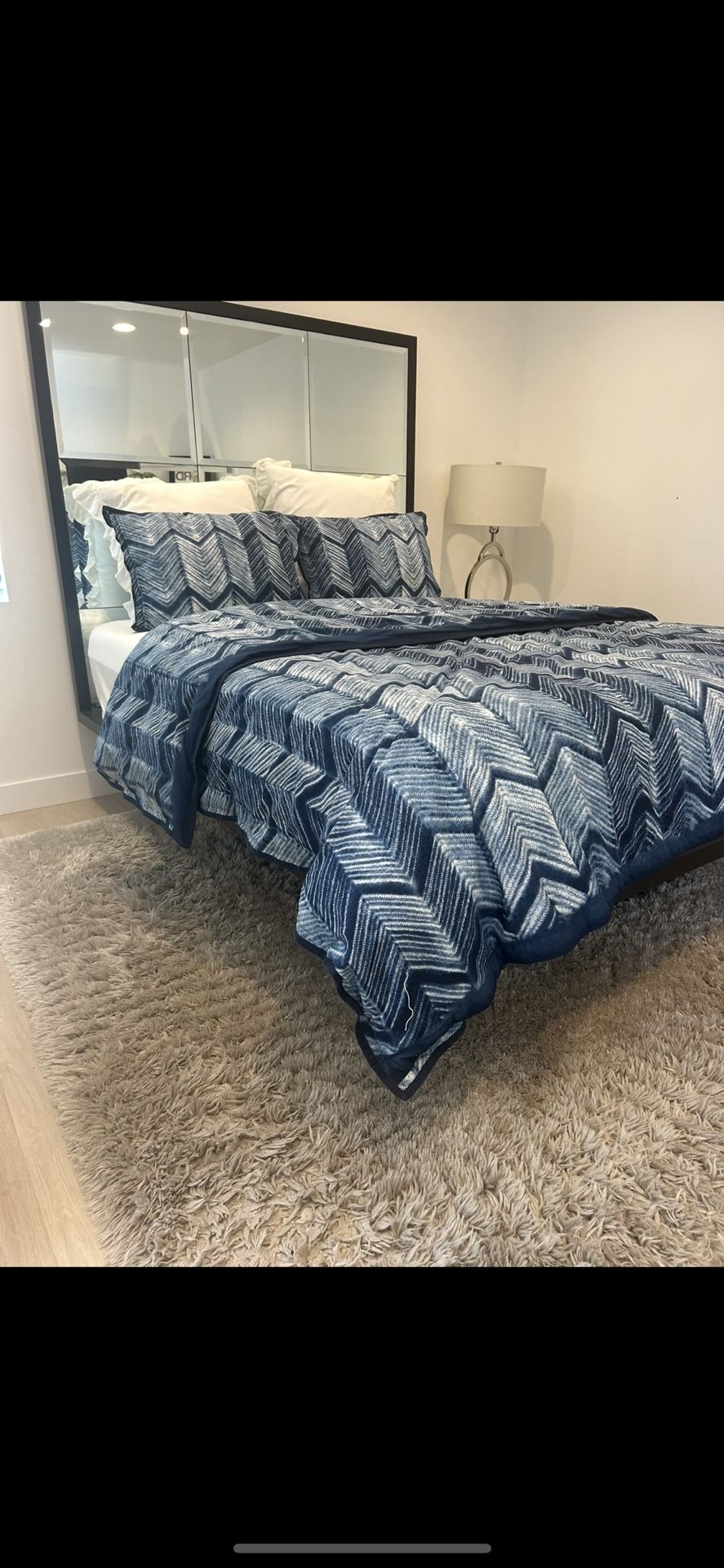 Queen platform bed with Mirrored Headboard