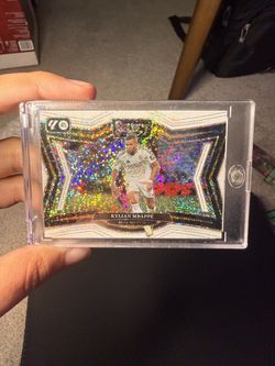 2024-25 Panini Select La Liga - Field Level Kylian Mbappe #232 White Sparkle SSP