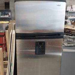 Whirlpool Gold Refrigerator 
