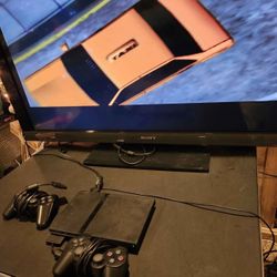 Ps2 Slim With 2 Controllers And GTA 