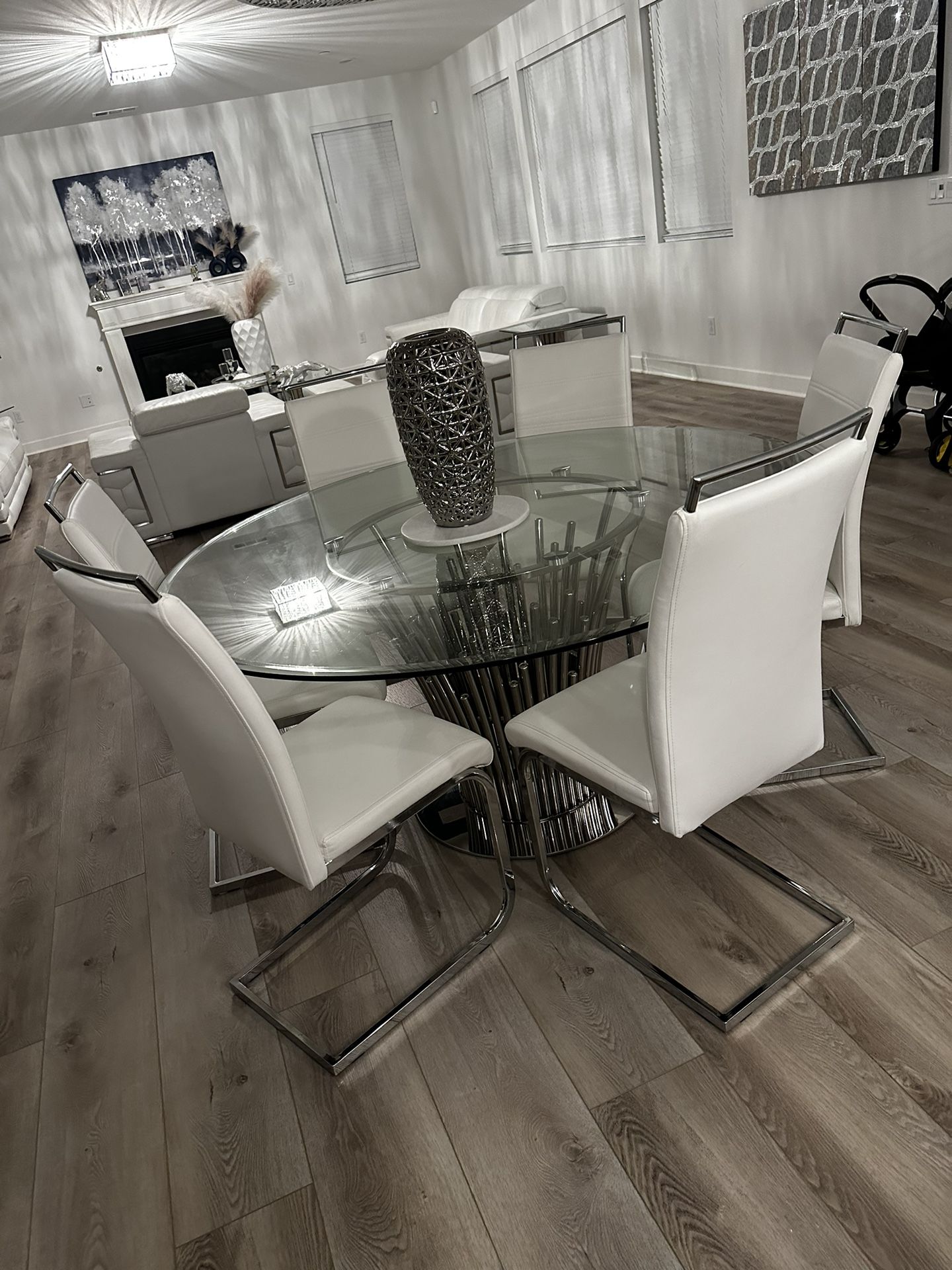 Round Dining Table