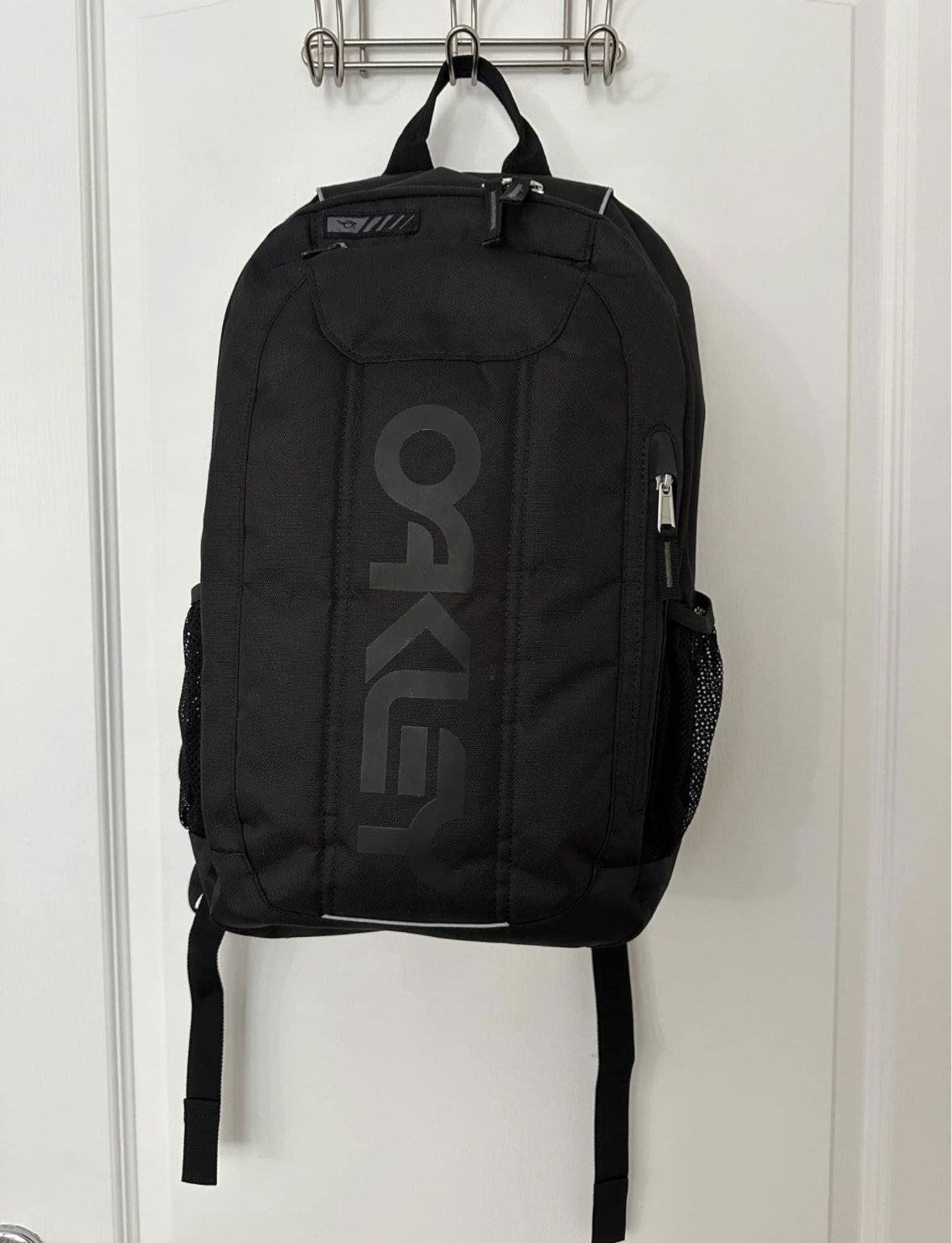 Oakley Enduro 3.0 20L Black Backpack