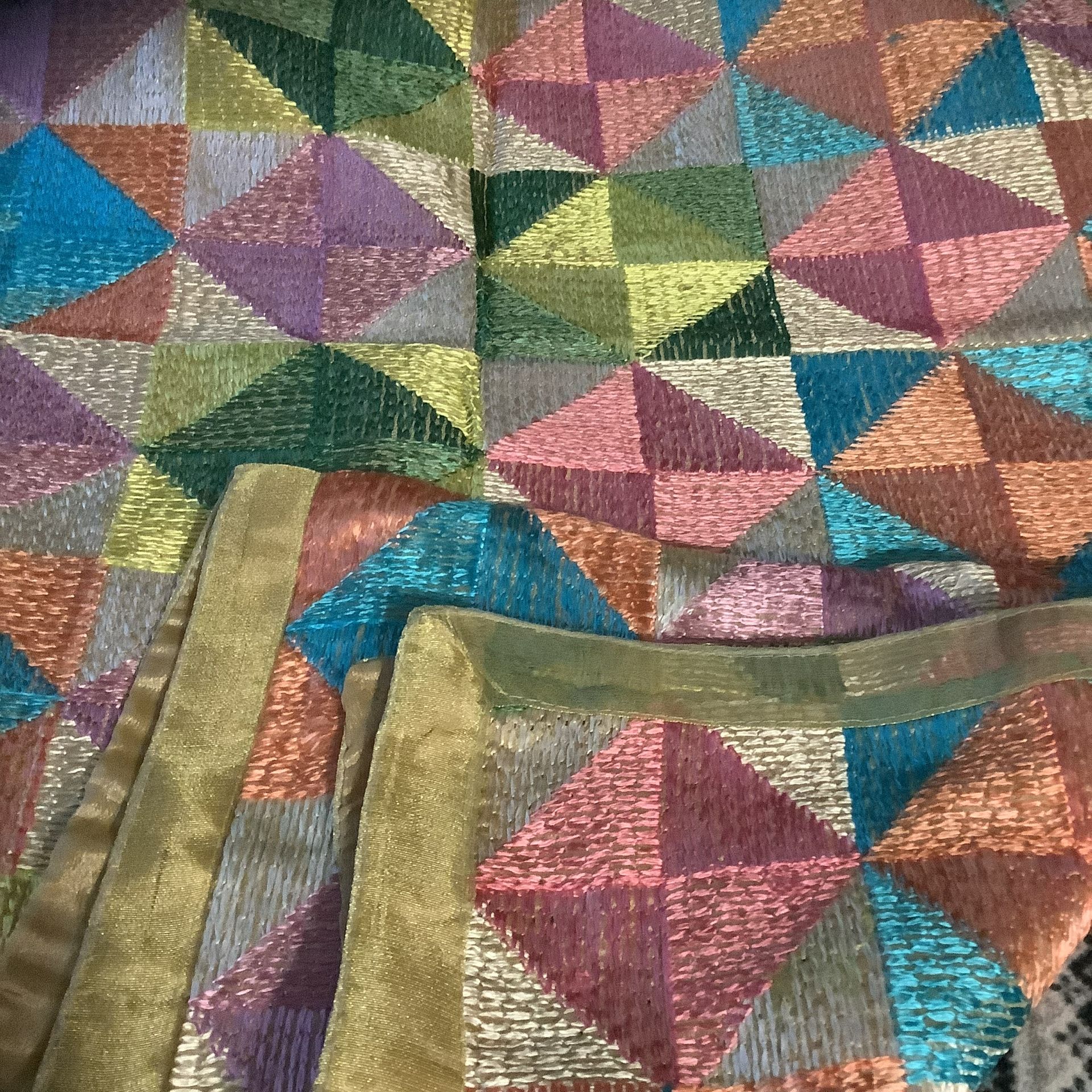 CHUNNI / SCARF . Phulkari Hand Embroidered Chunni. 